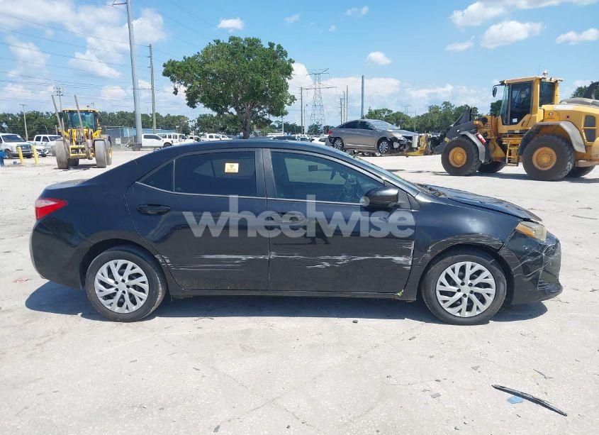 Photo 13 of 2019 Toyota Corolla LE (VIN 5YFBURHEXKP860465)