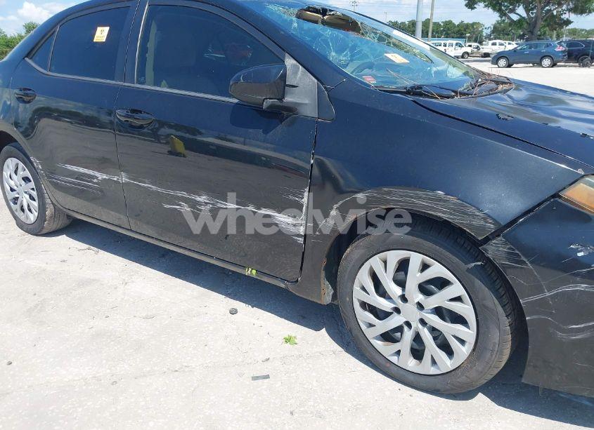Photo 17 of 2019 Toyota Corolla LE (VIN 5YFBURHEXKP860465)