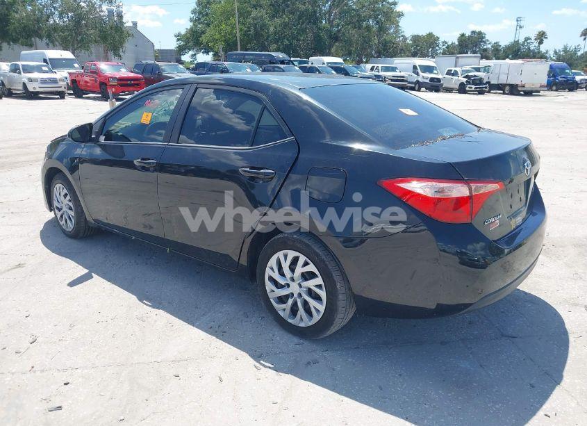 Photo 3 of 2019 Toyota Corolla LE (VIN 5YFBURHEXKP860465)