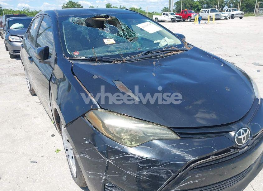 Photo 6 of 2019 Toyota Corolla LE (VIN 5YFBURHEXKP860465)