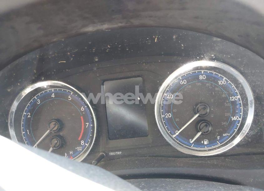 Photo 7 of 2019 Toyota Corolla LE (VIN 5YFBURHEXKP860465)