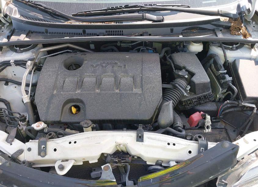 Photo 10 of 2019 Toyota Corolla LE (VIN 5YFBURHEXKP876391)