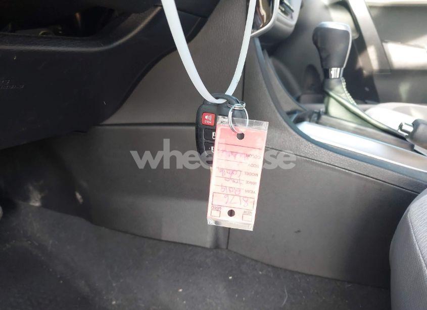 Photo 11 of 2019 Toyota Corolla LE (VIN 5YFBURHEXKP877203)