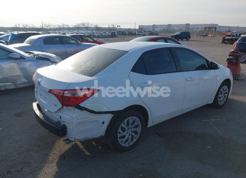 Photo 4 of 2019 Toyota Corolla LE (VIN 5YFBURHEXKP877203)