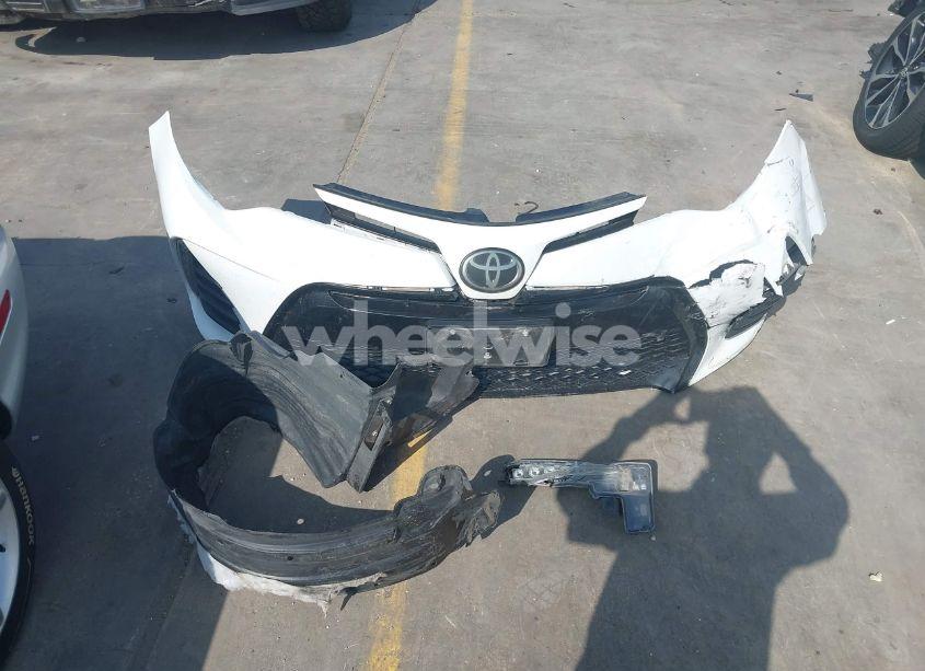 Photo 12 of 2019 Toyota Corolla SE (VIN 5YFBURHEXKP885270)