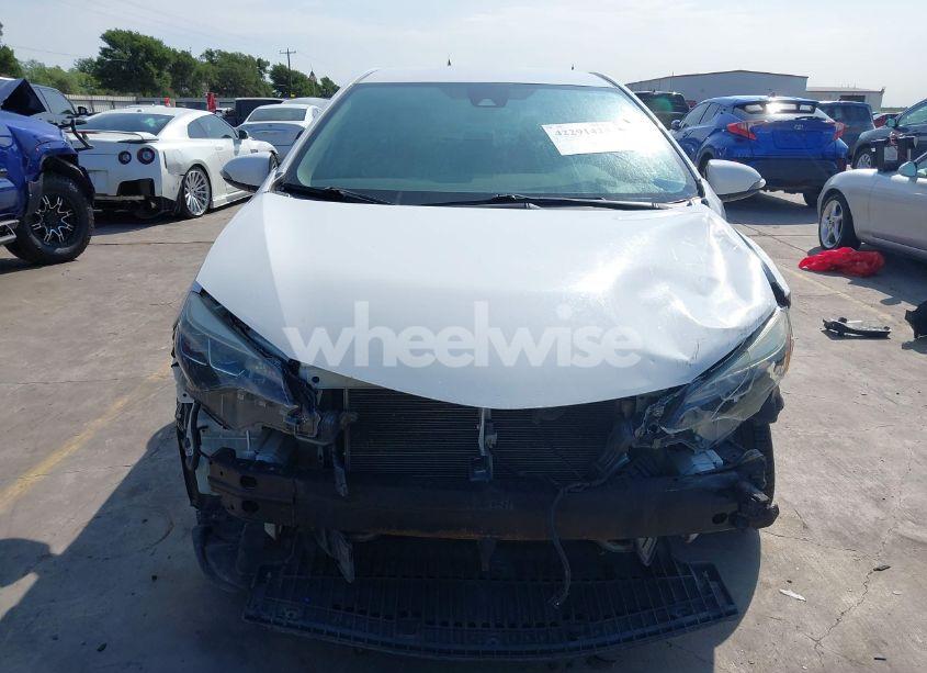 Photo 18 of 2019 Toyota Corolla SE (VIN 5YFBURHEXKP885270)