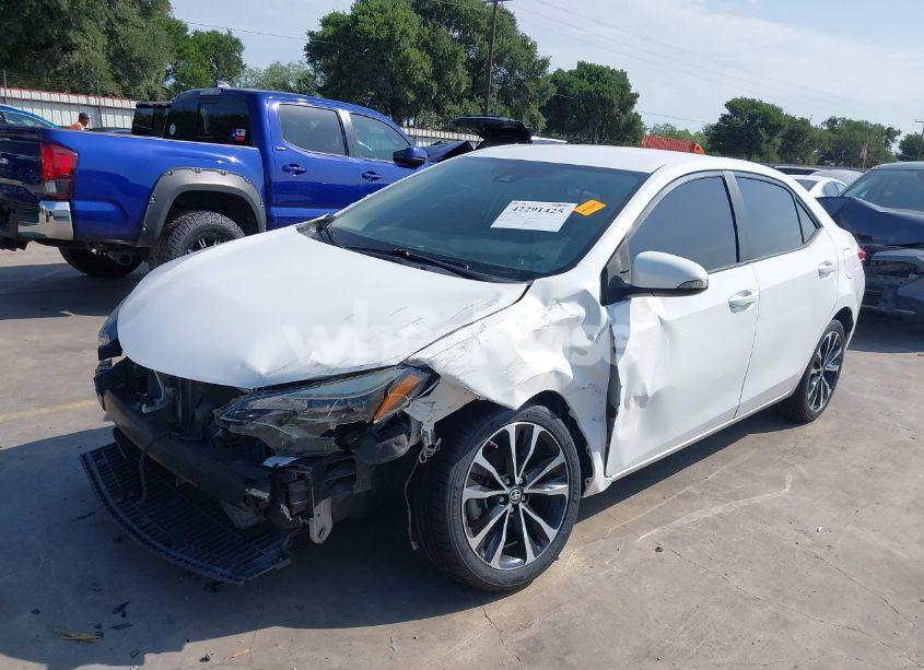 Photo 2 of 2019 Toyota Corolla SE (VIN 5YFBURHEXKP885270)