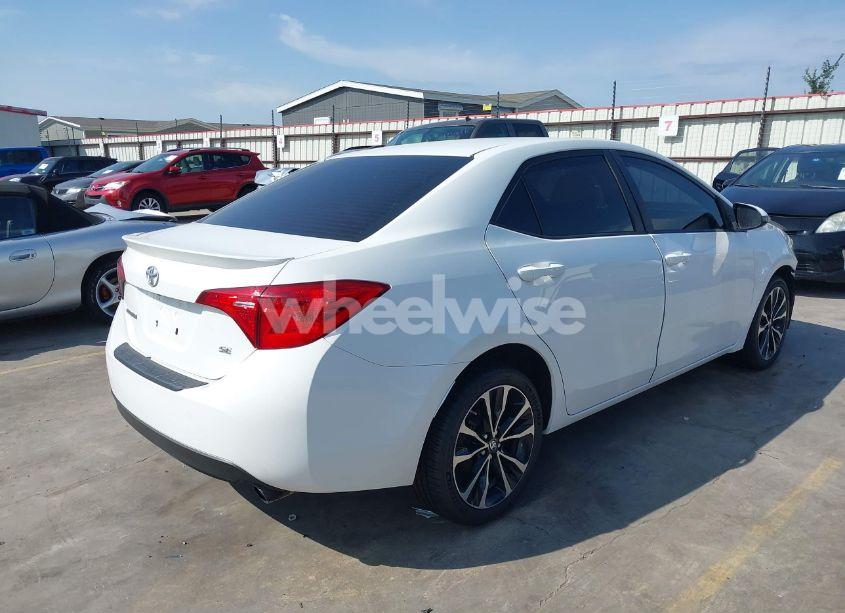 Photo 4 of 2019 Toyota Corolla SE (VIN 5YFBURHEXKP885270)