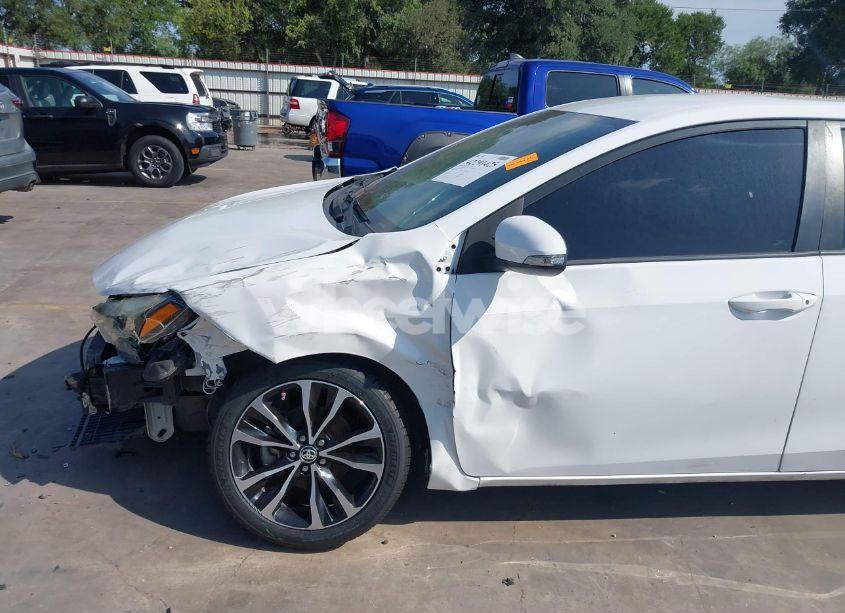 Photo 6 of 2019 Toyota Corolla SE (VIN 5YFBURHEXKP885270)