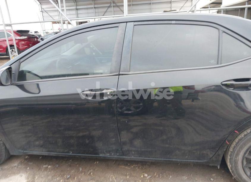 Photo 15 of 2019 Toyota Corolla LE (VIN 5YFBURHEXKP894213)