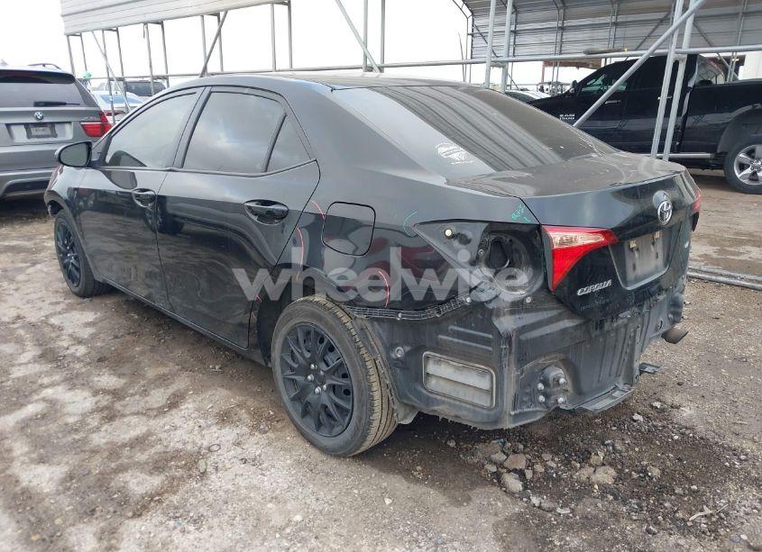 Photo 3 of 2019 Toyota Corolla LE (VIN 5YFBURHEXKP894213)