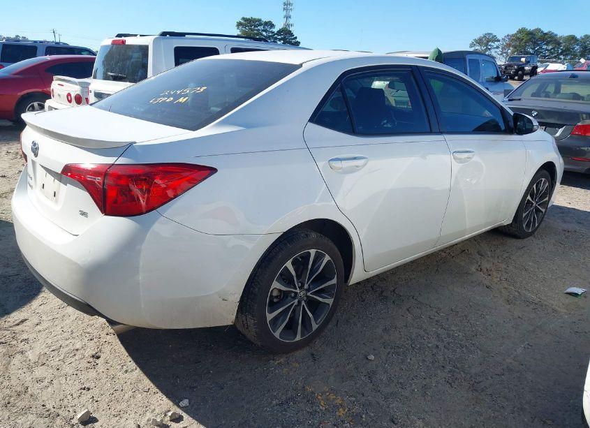 Photo 4 of 2019 Toyota Corolla SE (VIN 5YFBURHEXKP900057)