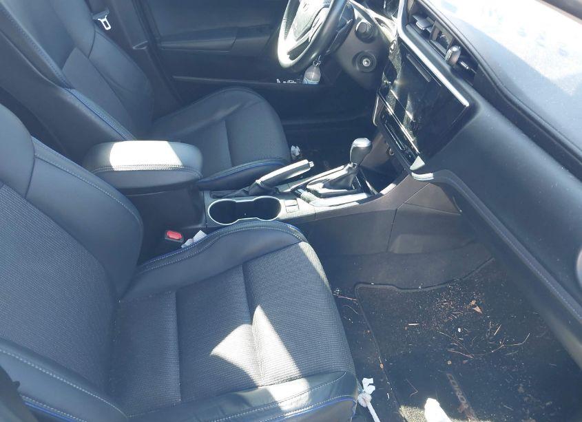 Photo 5 of 2019 Toyota Corolla SE (VIN 5YFBURHEXKP900057)