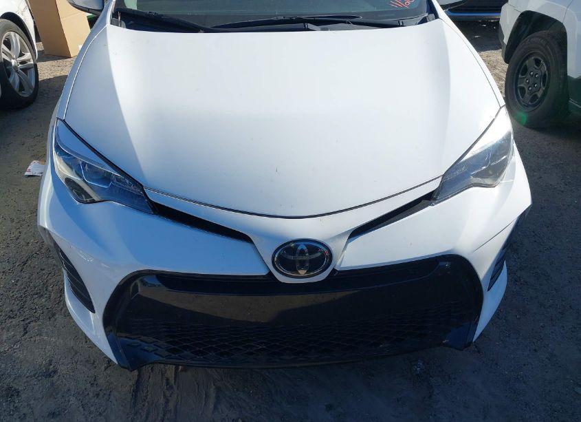Photo 6 of 2019 Toyota Corolla SE (VIN 5YFBURHEXKP900057)
