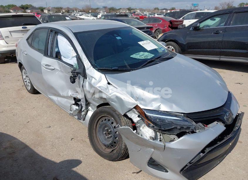 2019 Toyota Corolla LE (VIN 5YFBURHEXKP902312) main photo