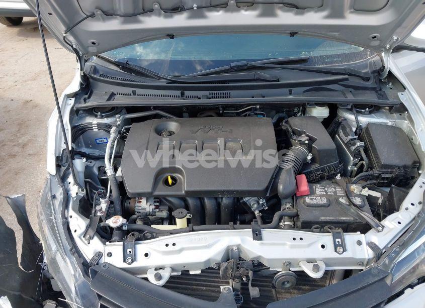 Photo 10 of 2019 Toyota Corolla LE (VIN 5YFBURHEXKP902312)