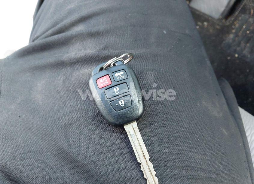 Photo 11 of 2019 Toyota Corolla LE (VIN 5YFBURHEXKP902312)