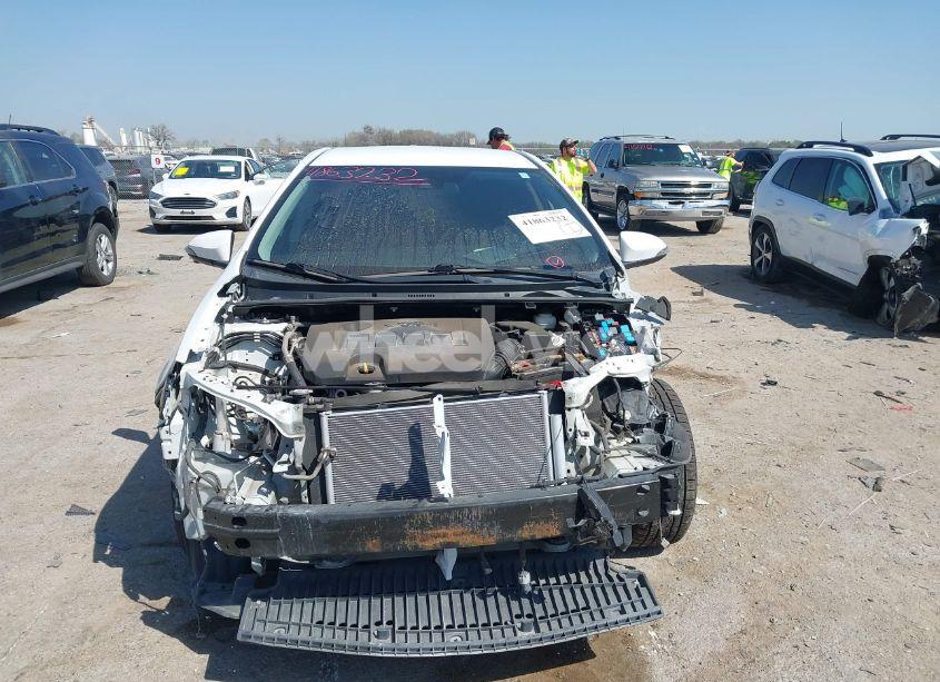 Photo 12 of 2019 Toyota Corolla SE (VIN 5YFBURHEXKP903542)