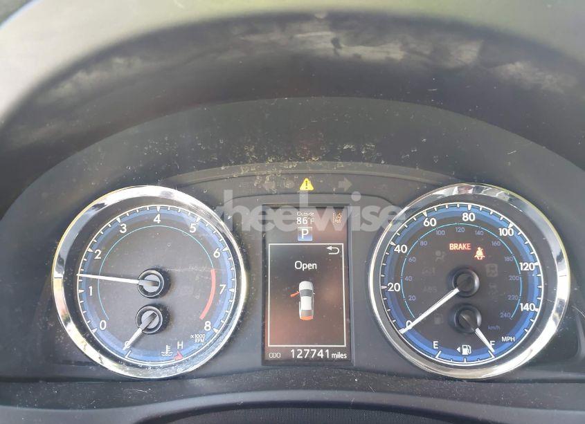 Photo 7 of 2019 Toyota Corolla SE (VIN 5YFBURHEXKP903542)