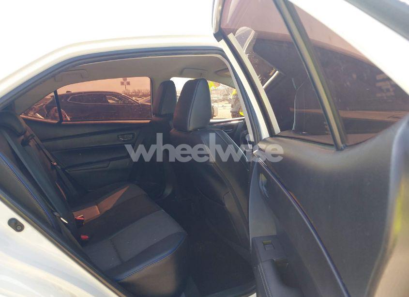 Photo 8 of 2019 Toyota Corolla SE (VIN 5YFBURHEXKP903542)