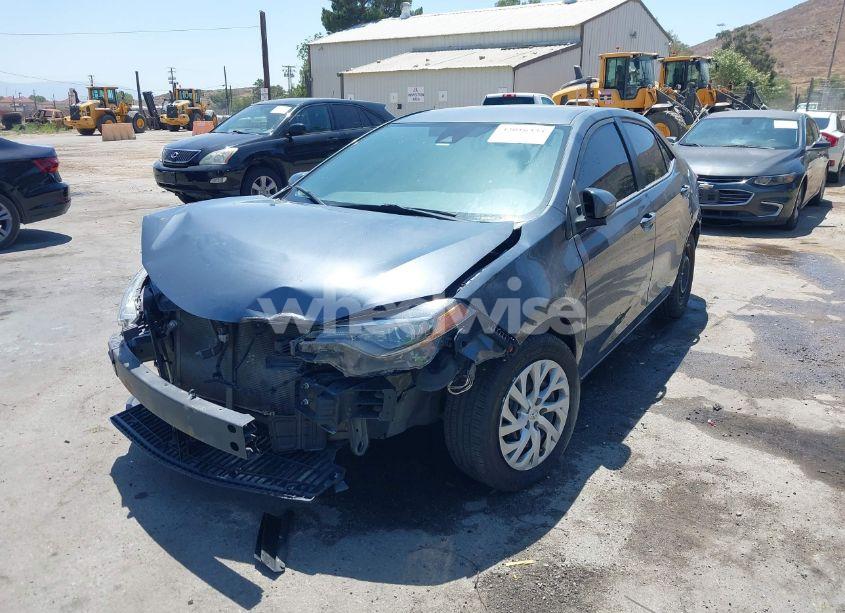 Photo 2 of 2019 Toyota Corolla LE (VIN 5YFBURHEXKP926609)