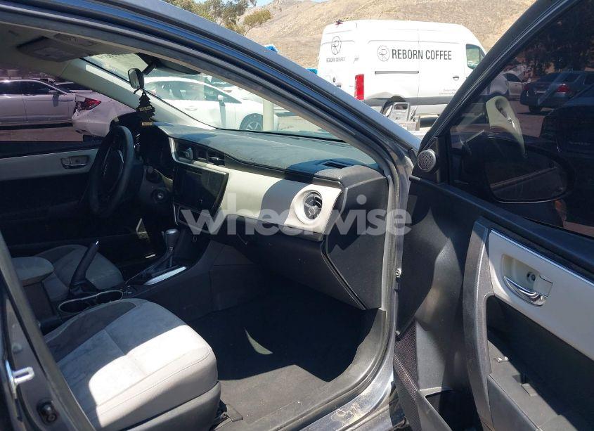 Photo 5 of 2019 Toyota Corolla LE (VIN 5YFBURHEXKP926609)