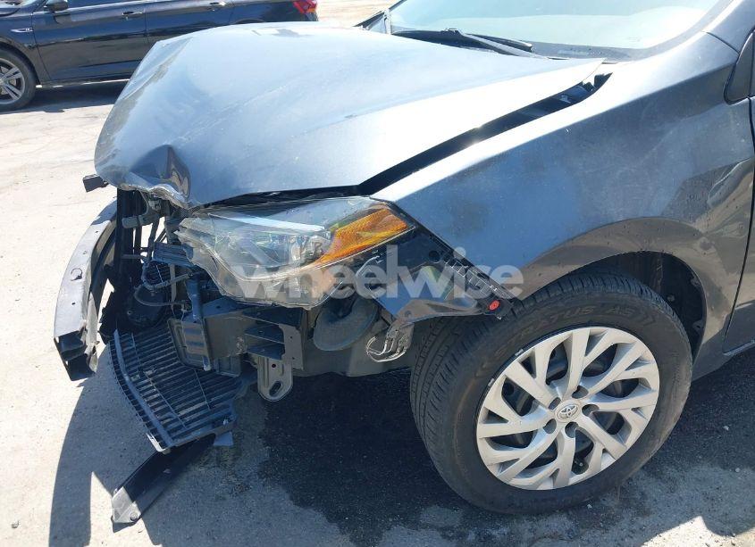 Photo 6 of 2019 Toyota Corolla LE (VIN 5YFBURHEXKP926609)