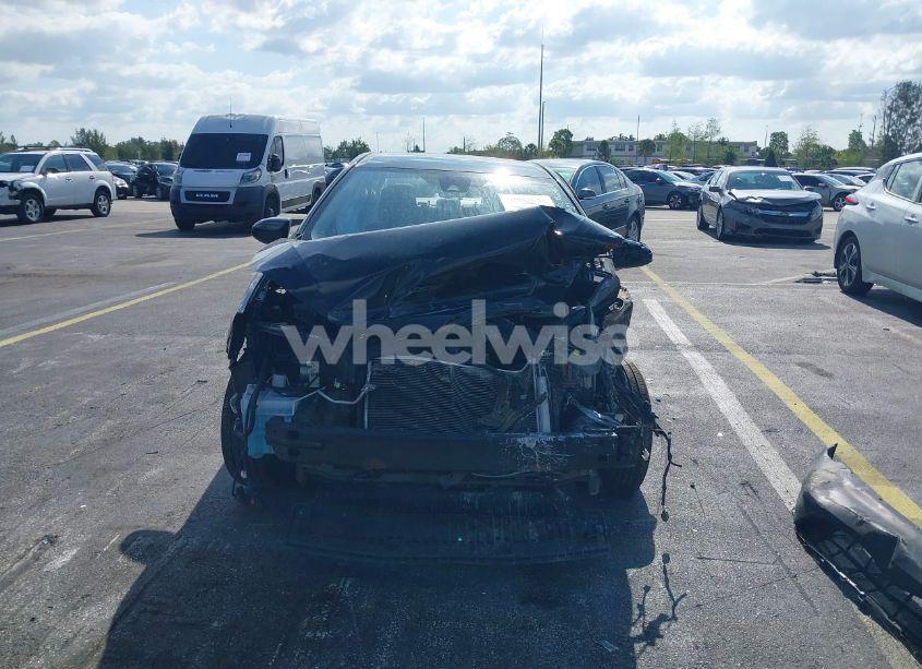 Photo 12 of 2019 Toyota Corolla LE (VIN 5YFBURHEXKP933883)