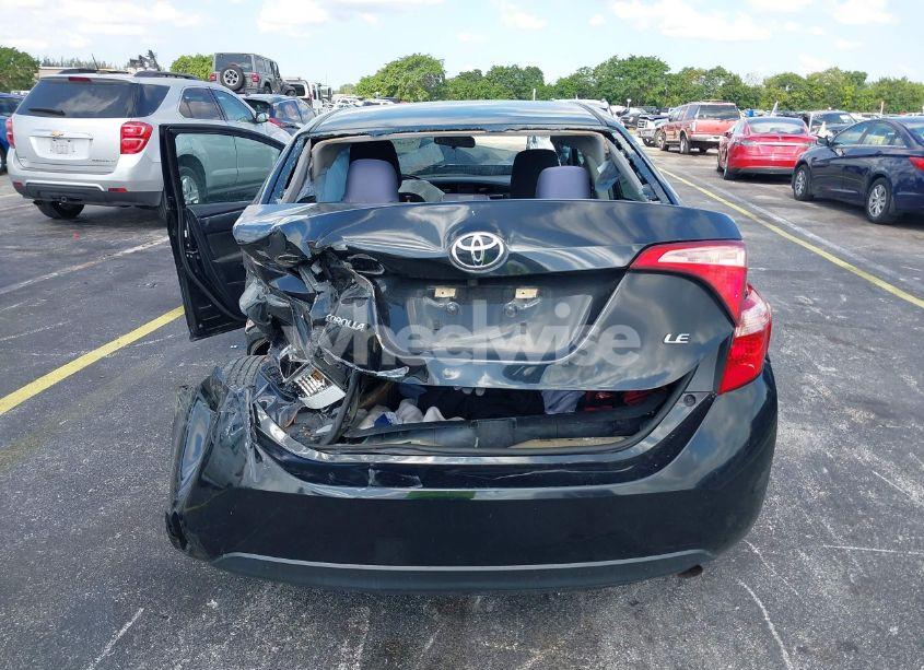 Photo 16 of 2019 Toyota Corolla LE (VIN 5YFBURHEXKP933883)