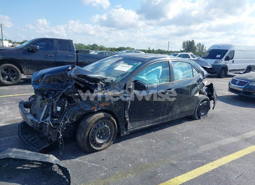 Photo 2 of 2019 Toyota Corolla LE (VIN 5YFBURHEXKP933883)