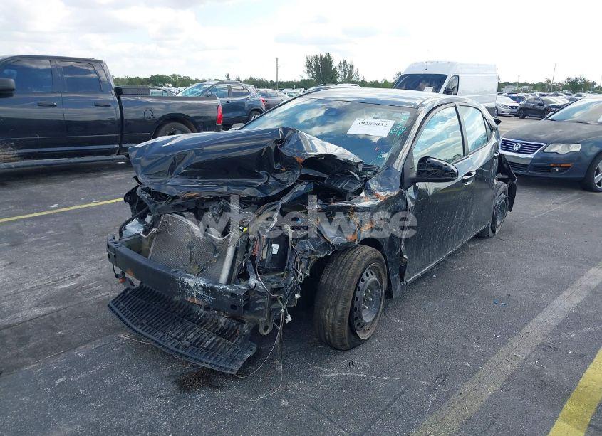 Photo 6 of 2019 Toyota Corolla LE (VIN 5YFBURHEXKP933883)