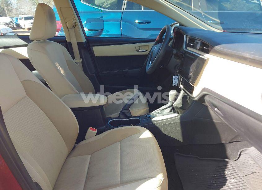 Photo 5 of 2019 Toyota Corolla (VIN 5YFBURHEXKP938033)