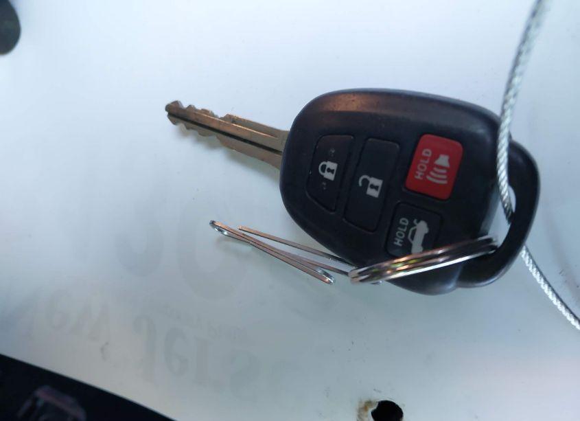 Photo 11 of 2016 Toyota Corolla (VIN 5YFBVRHE4GP530084)