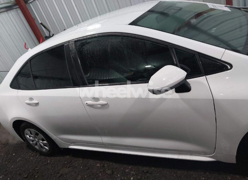 Photo 13 of 2022 Toyota Corolla L (VIN 5YFDPMAEXNP327551)