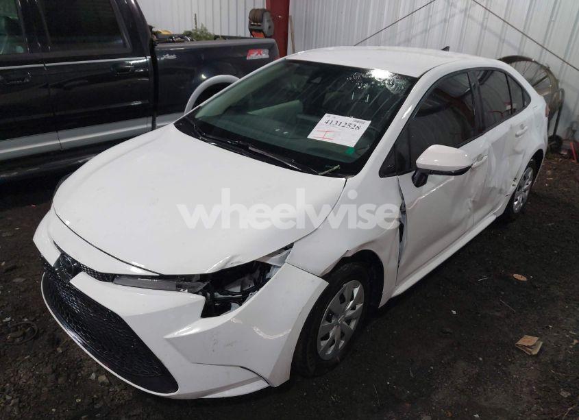 Photo 2 of 2022 Toyota Corolla L (VIN 5YFDPMAEXNP327551)