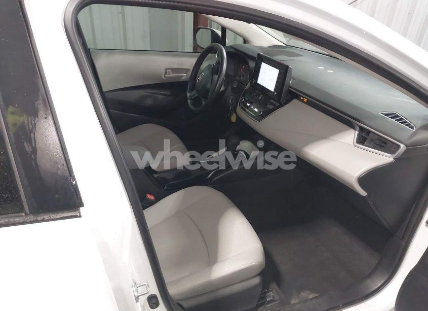 Photo 5 of 2022 Toyota Corolla L (VIN 5YFDPMAEXNP327551)