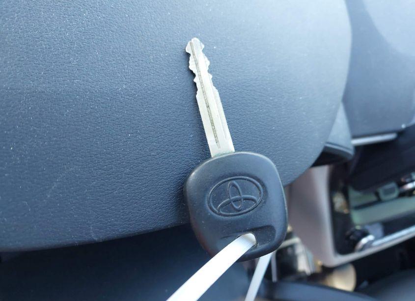 Photo 11 of 2020 Toyota Corolla L (VIN 5YFDPRAE1LP052730)