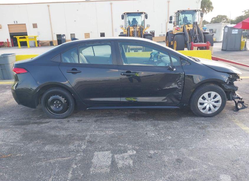 Photo 13 of 2020 Toyota Corolla L (VIN 5YFDPRAE1LP070404)