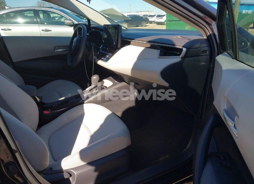 Photo 5 of 2020 Toyota Corolla L (VIN 5YFDPRAE2LP134417)