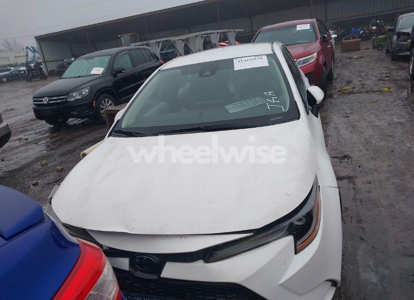 Photo 11 of 2020 Toyota Corolla L (VIN 5YFDPRAEXLP014543)