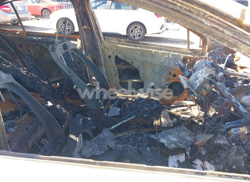 Photo 5 of 2020 Toyota Corolla L (VIN 5YFDPRAEXLP053889)