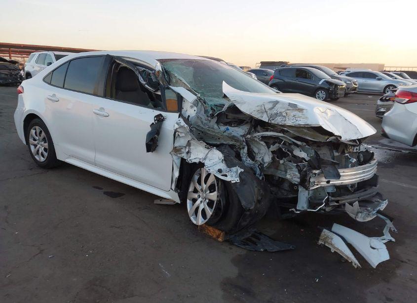 2021 Toyota Corolla LE (VIN 5YFEPMAE0MP156750) main photo