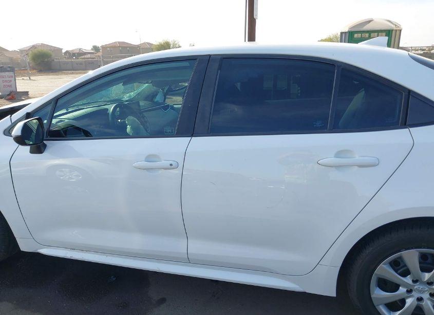 Photo 15 of 2021 Toyota Corolla LE (VIN 5YFEPMAE0MP156750)