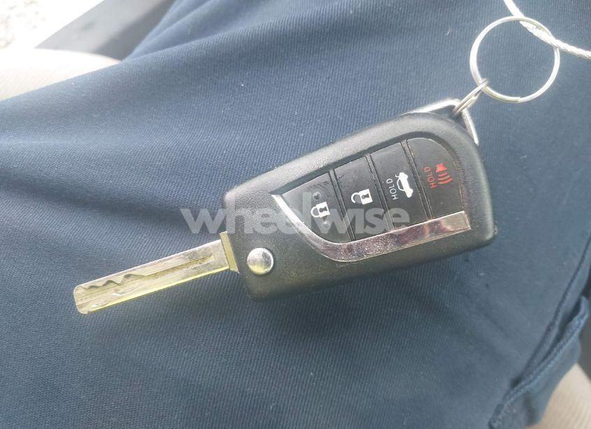 Photo 11 of 2021 Toyota Corolla LE (VIN 5YFEPMAE0MP160278)