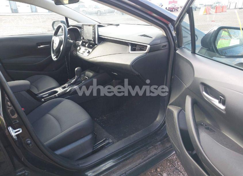 Photo 5 of 2021 Toyota Corolla LE (VIN 5YFEPMAE0MP179381)