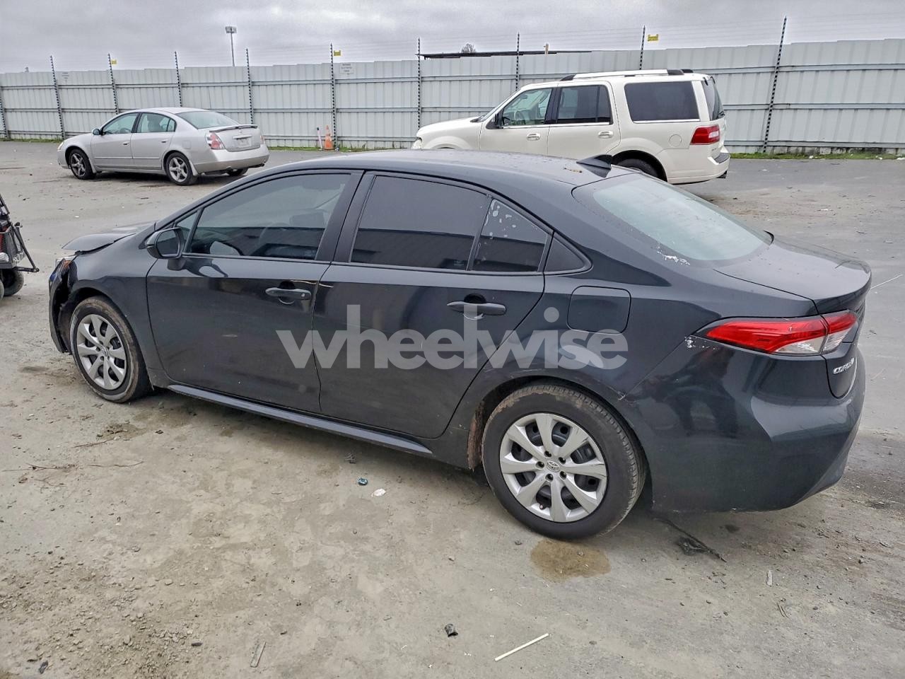 Photo 2 of 2021 TOYOTA COROLLA LE (VIN 5YFEPMAE0MP205865)