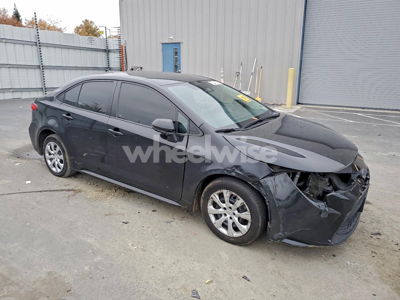 Photo 4 of 2021 TOYOTA COROLLA LE (VIN 5YFEPMAE0MP205865)