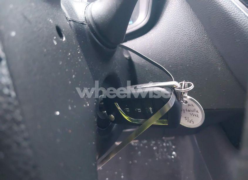 Photo 11 of 2021 Toyota Corolla LE (VIN 5YFEPMAE0MP207342)