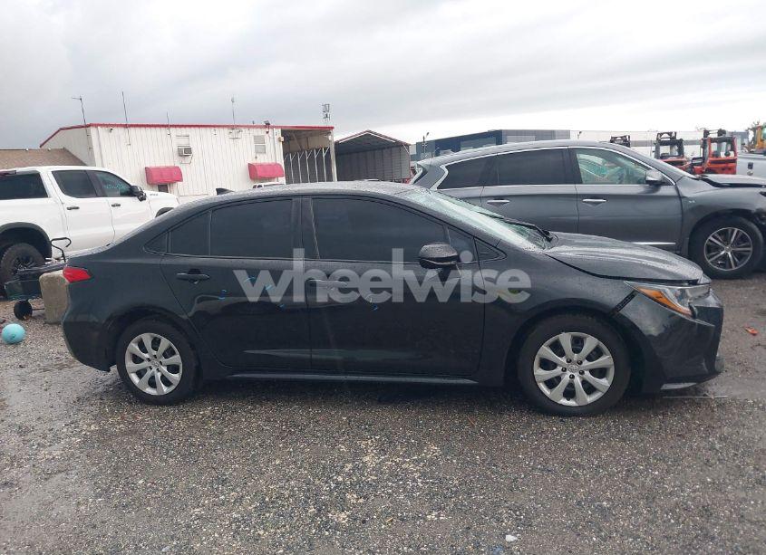 Photo 13 of 2021 Toyota Corolla LE (VIN 5YFEPMAE0MP207342)