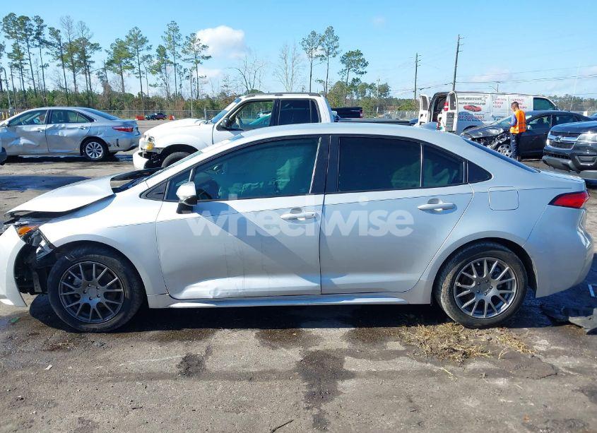 Photo 14 of 2021 Toyota Corolla LE (VIN 5YFEPMAE0MP208796)
